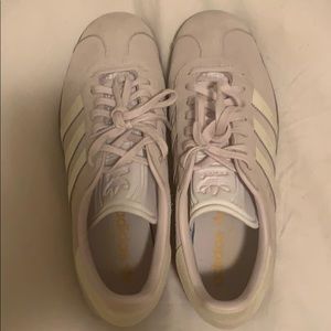 Adidas Gazelle Sneakers (Light Purple)